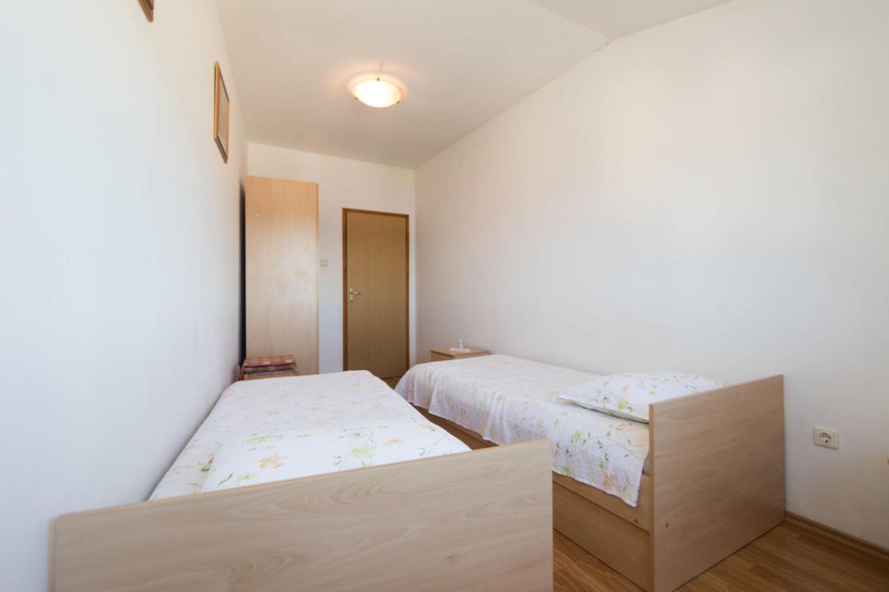 Apartments Jaksa Вис Экстерьер фото