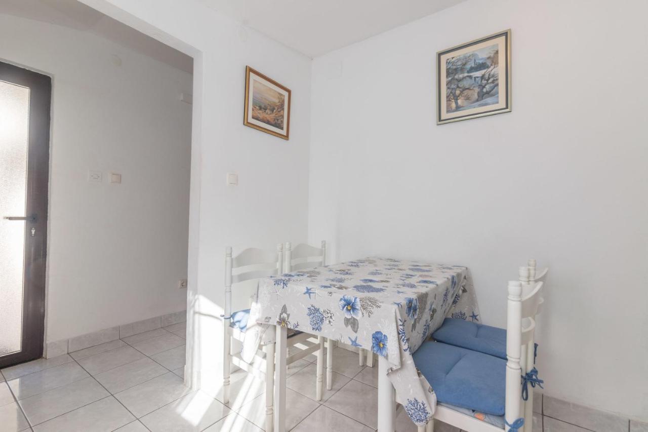Apartments Jaksa Вис Экстерьер фото