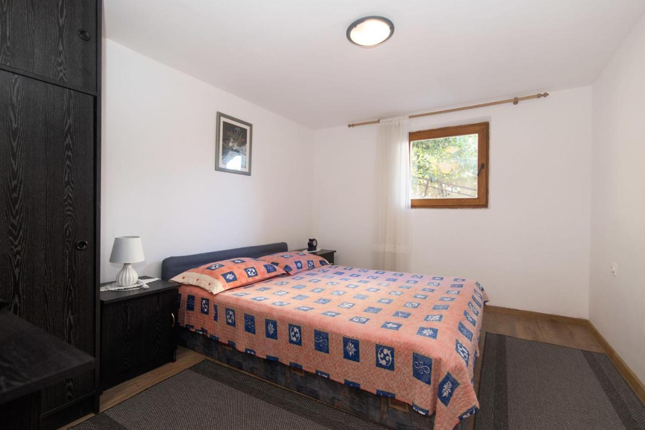 Apartments Jaksa Вис Экстерьер фото