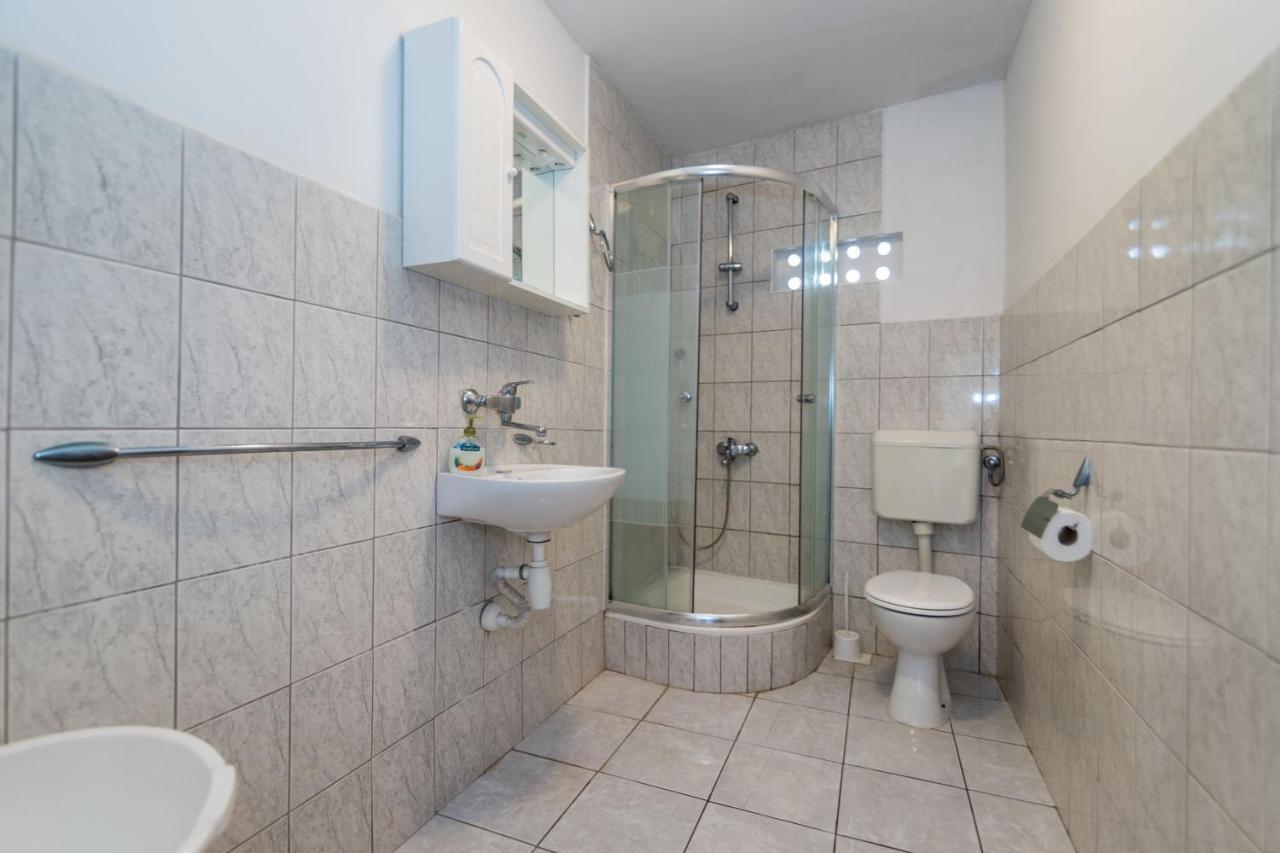 Apartments Jaksa Вис Экстерьер фото