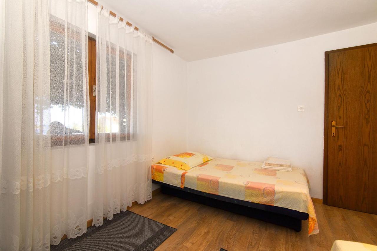 Apartments Jaksa Вис Экстерьер фото