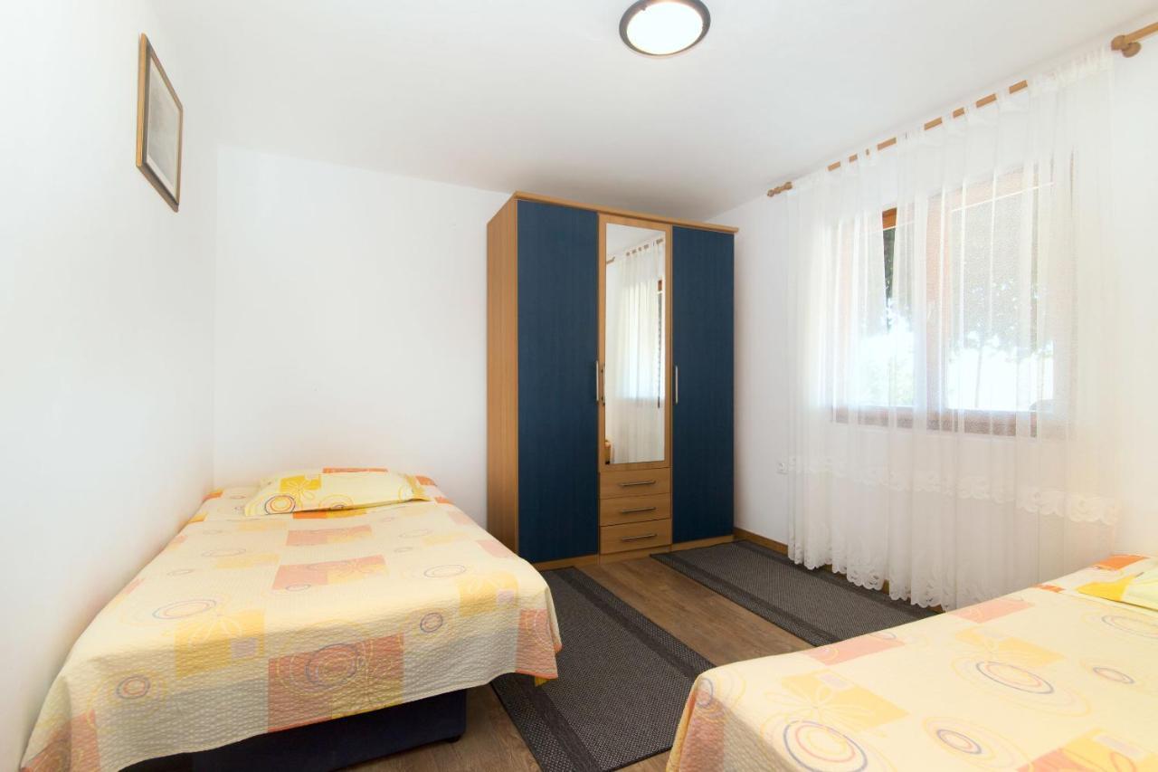 Apartments Jaksa Вис Экстерьер фото