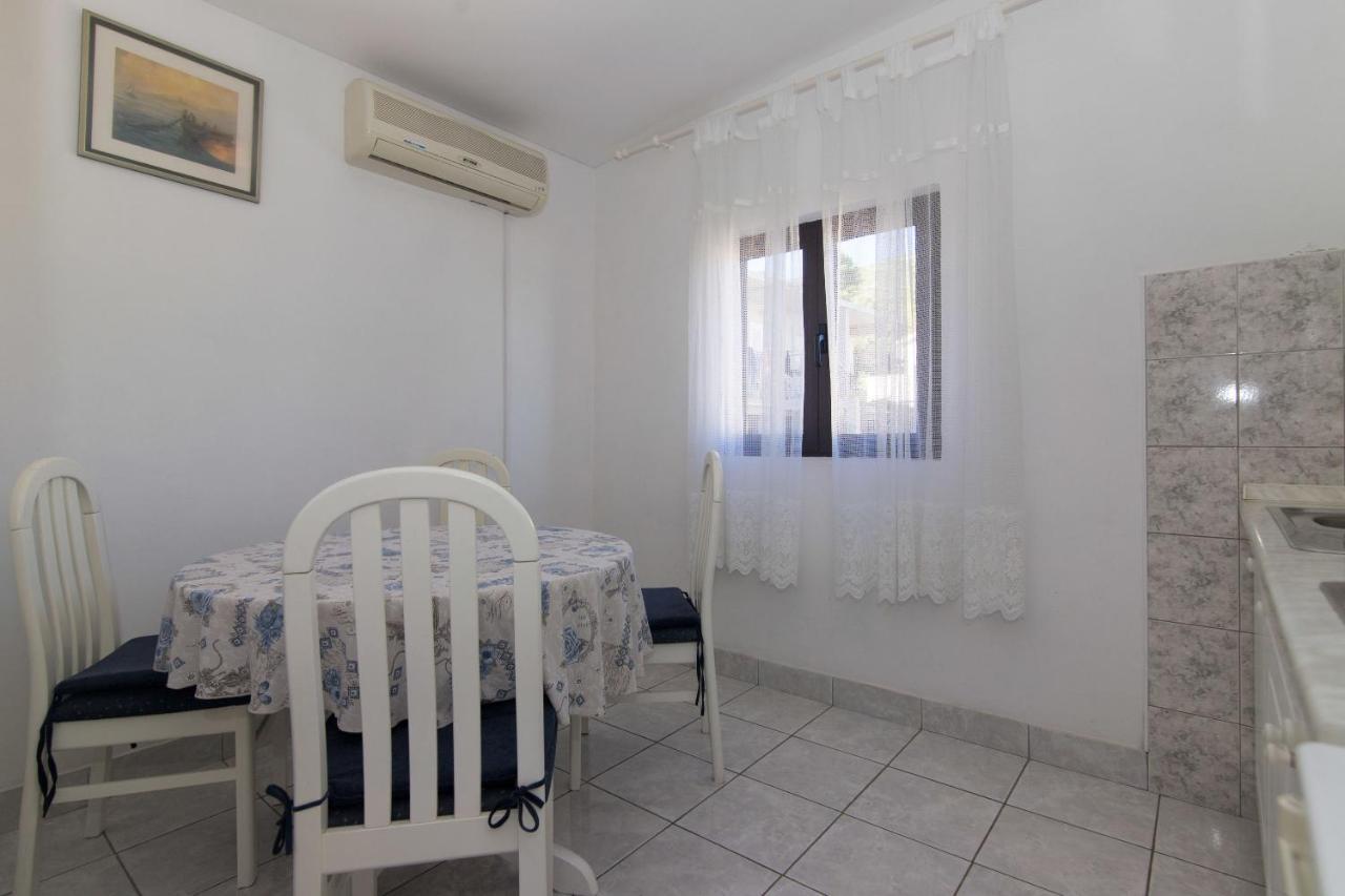 Apartments Jaksa Вис Экстерьер фото